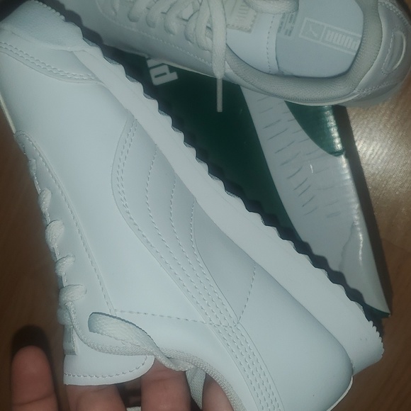 PUMA ROMA BASICS 2C WHITE SNEAKERS - Picture 5 of 8